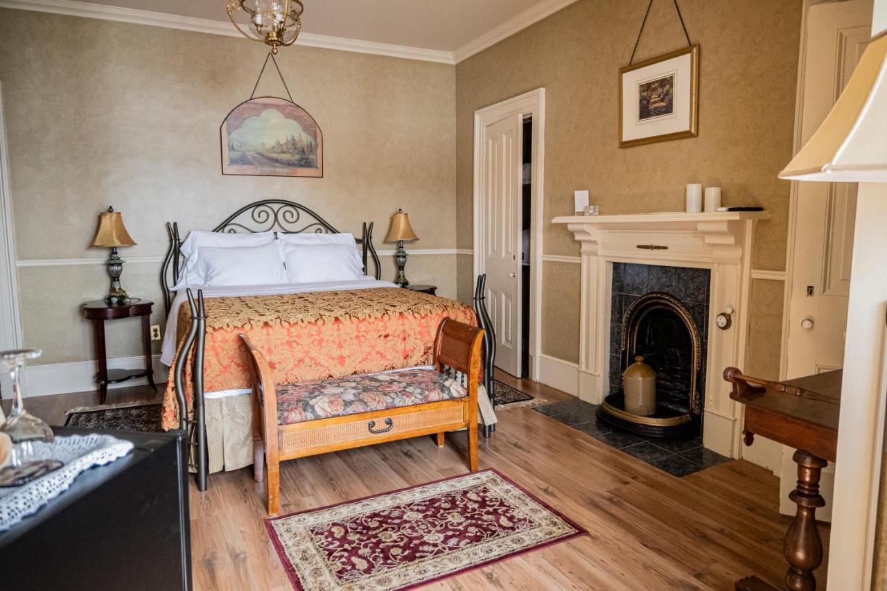 Belle View Manor Inn Harbour Grace Bagian luar foto