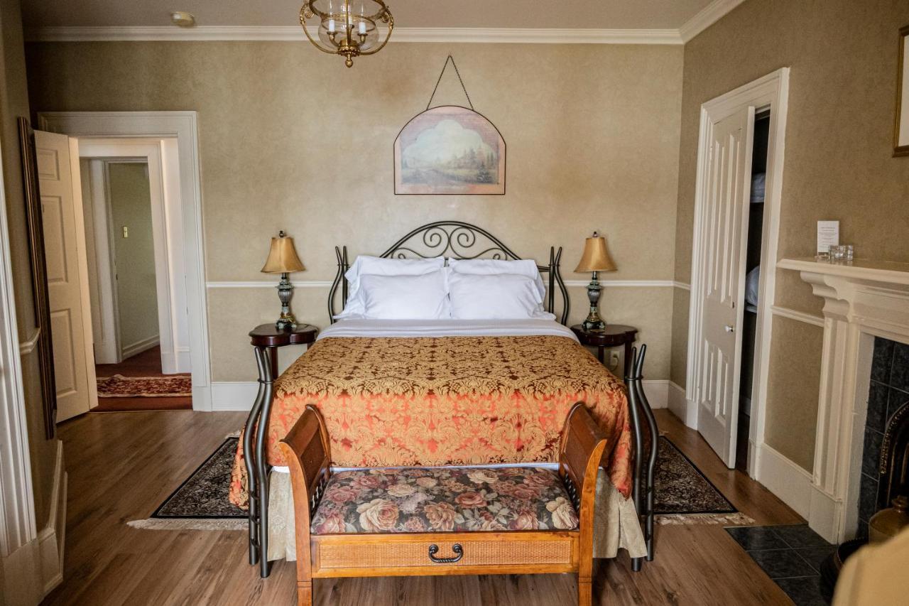 Belle View Manor Inn Harbour Grace Bagian luar foto