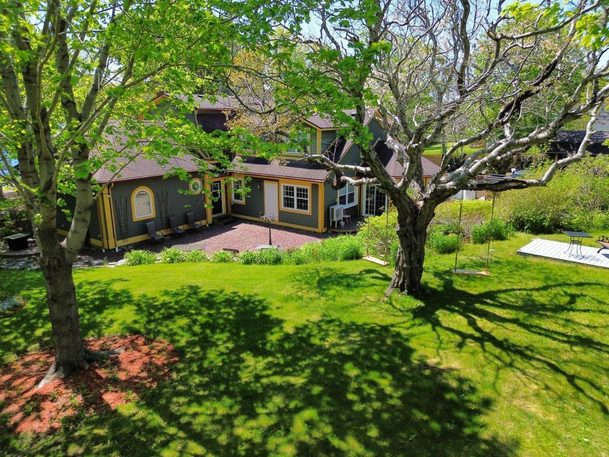 Belle View Manor Inn Harbour Grace Bagian luar foto